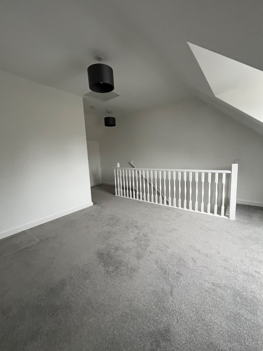 Painter and Decorator: Image 1